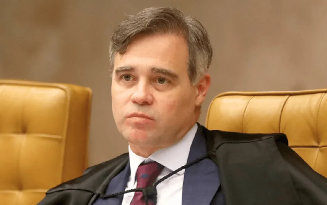 contratação sem licitação, de advogado, sem concorrência, contratação, de advogado, sem processo, licitatório;