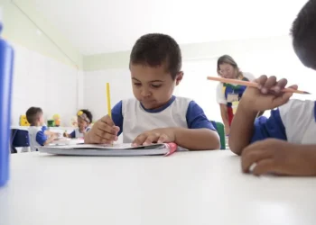 Educação, Ensino, para crianças, pequenas, Inicial;